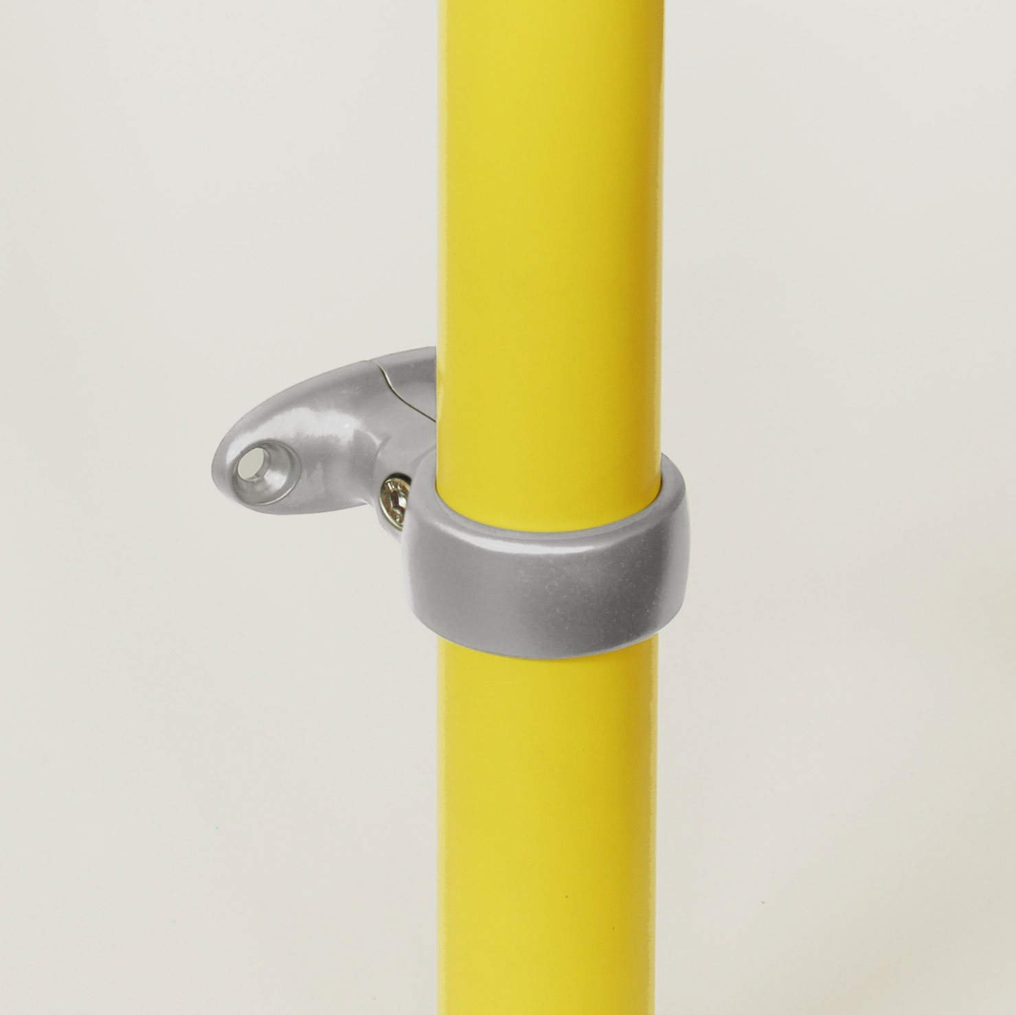 15 | 
Mittelstütze 15 | 
Mittelstütze